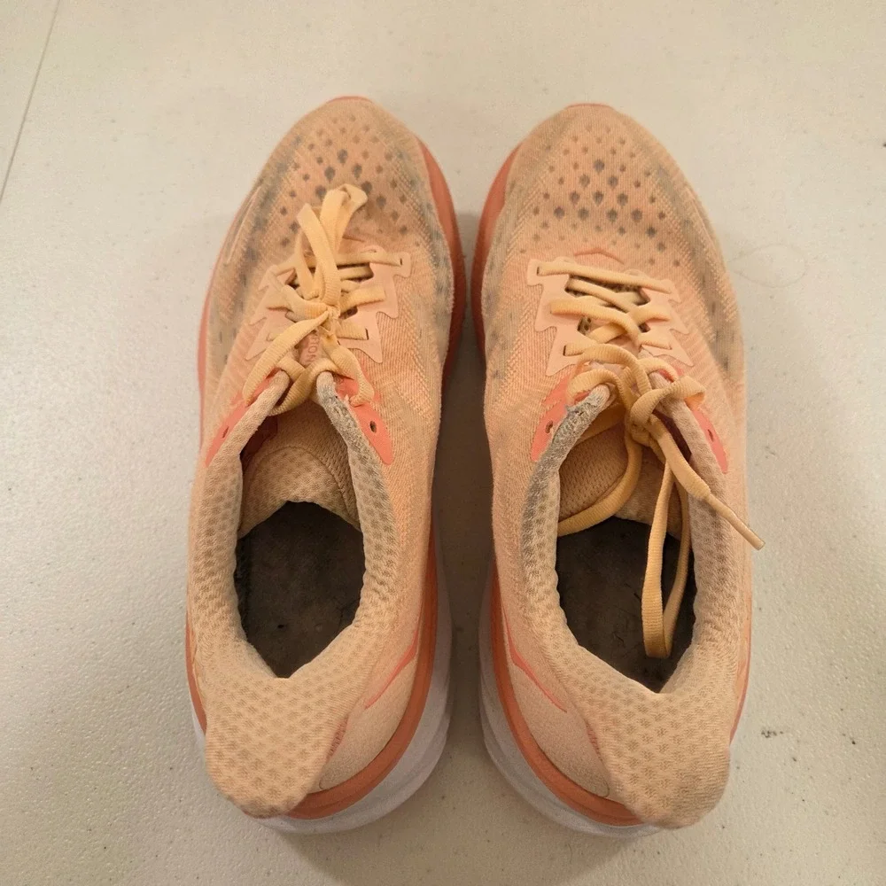 Hoka One One Clifton 8 Womens 9.5 Running Shoes Peach Orange Coral Mesh Sneaker
